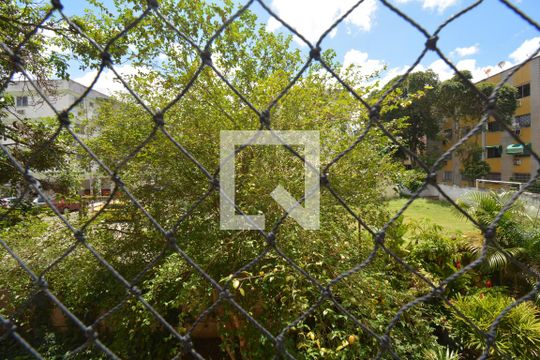 Vista do Quarto 1 de apartamento para alugar com 2 quartos, 53m² em Jardim Sulacap, Rio de Janeiro