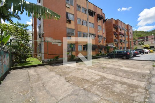 Área comum de apartamento para alugar com 2 quartos, 53m² em Jardim Sulacap, Rio de Janeiro
