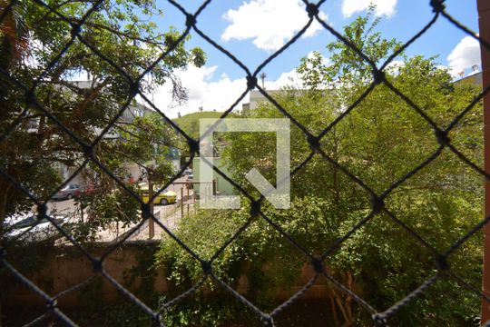 Vista do Quarto 2 de apartamento para alugar com 2 quartos, 53m² em Jardim Sulacap, Rio de Janeiro