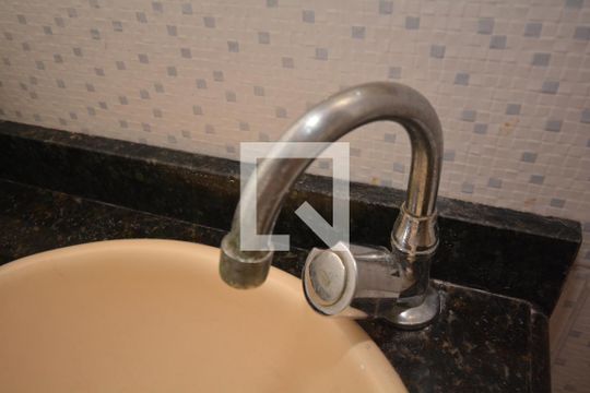 Banheiro - Torneira de apartamento para alugar com 2 quartos, 53m² em Jardim Sulacap, Rio de Janeiro