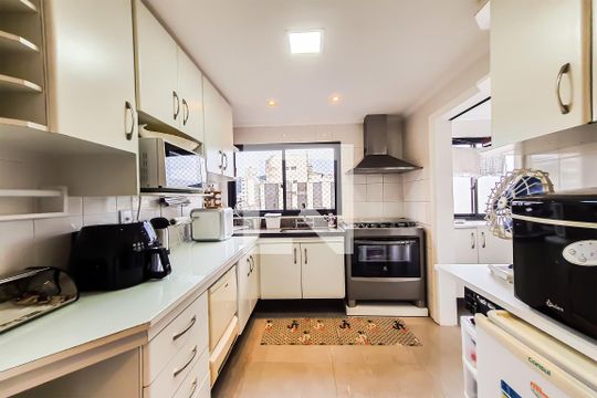 Cozinha de apartamento para alugar com 5 quartos, 171m² em Balneario Guarujá, Guarujá