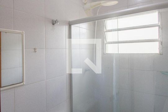 Banheiro de apartamento para alugar com 1 quarto, 40m² em Jardim Casablanca, São Paulo