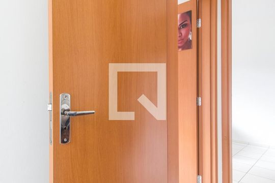Banheiro de apartamento à venda com 2 quartos, 55m² em Parque Viana, Barueri