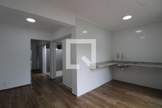 Casa à venda com 2 quartos, 125m² em Vila Paulo Silas, São Paulo