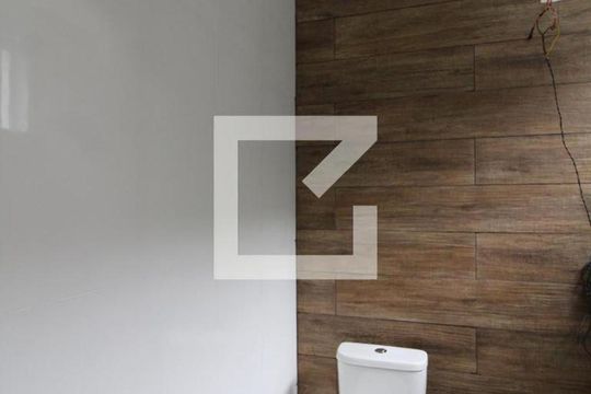 Banheiro da Suíte de casa à venda com 2 quartos, 125m² em Vila Paulo Silas, São Paulo