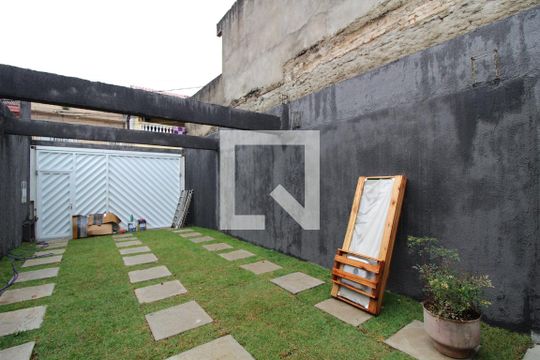 Garagem de casa à venda com 2 quartos, 125m² em Vila Paulo Silas, São Paulo