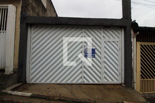 Fachada de casa à venda com 2 quartos, 125m² em Vila Paulo Silas, São Paulo