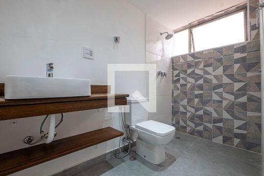 Suíte - Banheiro de apartamento para alugar com 3 quartos, 140m² em Cerqueira César, São Paulo