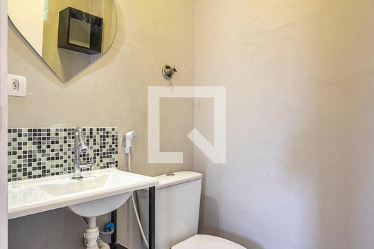 Lavabo de apartamento para alugar com 2 quartos, 65m² em Pinheiros, São Paulo