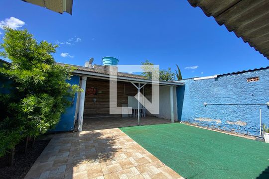 Área Externa de casa à venda com 2 quartos, 175m² em Vicentina, São Leopoldo