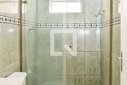 Banheiro de apartamento à venda com 1 quarto, 39m² em Protásio Alves, Porto Alegre
