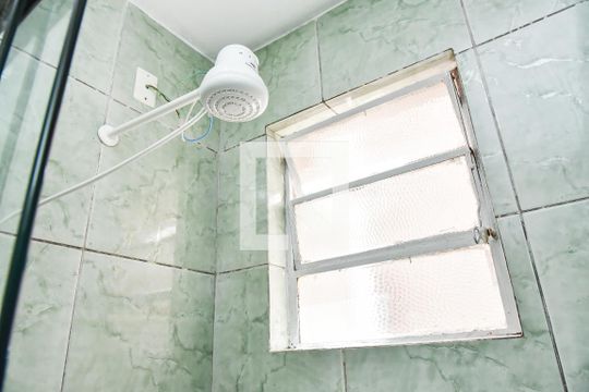 Banheiro de apartamento à venda com 1 quarto, 39m² em Protásio Alves, Porto Alegre
