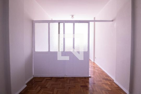 Sala de kitnet/studio à venda com 1 quarto, 31m² em Centro, Rio de Janeiro