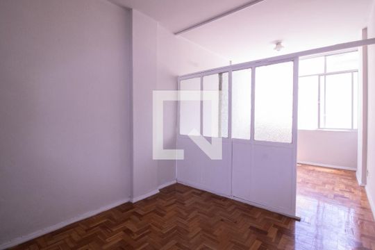 Sala de kitnet/studio à venda com 1 quarto, 31m² em Centro, Rio de Janeiro