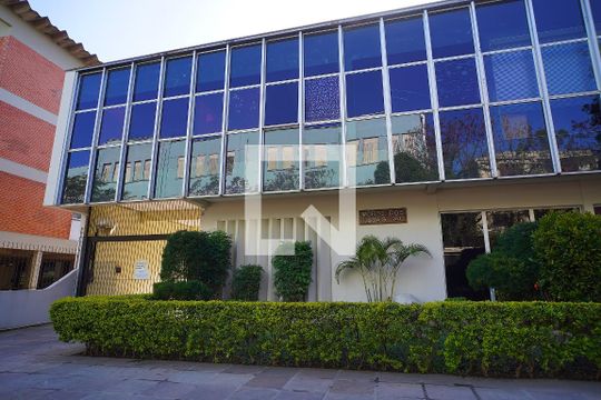 Fachada e portaria de apartamento à venda com 1 quarto, 47m² em São João, Porto Alegre
