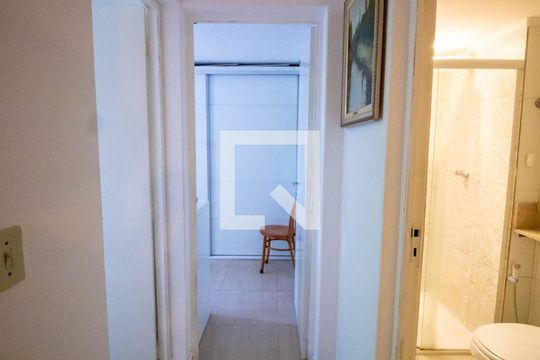 Corredor de apartamento para alugar com 2 quartos, 64m² em Jardim Santa Monica, São Paulo
