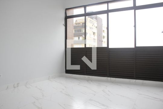 Sala/Quarto de kitnet/studio para alugar com 1 quarto, 25m² em Itararé, São Vicente
