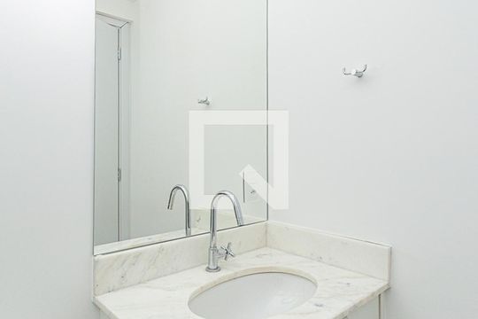 Banheiro de apartamento para alugar com 1 quarto, 25m² em Consolação, São Paulo