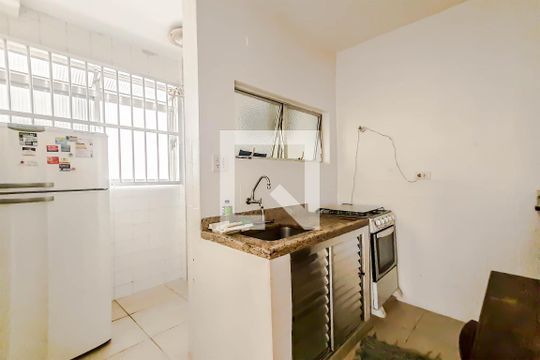 Cozinha de apartamento à venda com 1 quarto, 40m² em Centro, Guarujá