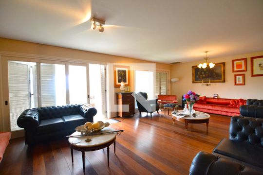 Sala 4 ambientes de casa à venda com 5 quartos, 400m² em Vila Assunção, Porto Alegre