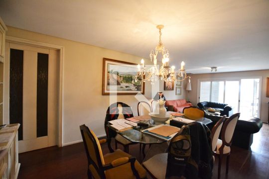 Sala 4 ambientes de casa à venda com 5 quartos, 400m² em Vila Assunção, Porto Alegre