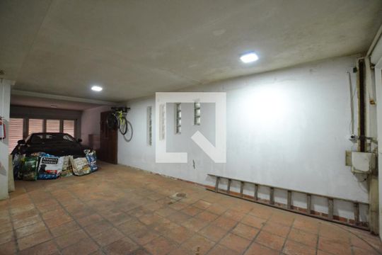 Garagem de casa à venda com 5 quartos, 400m² em Vila Assunção, Porto Alegre