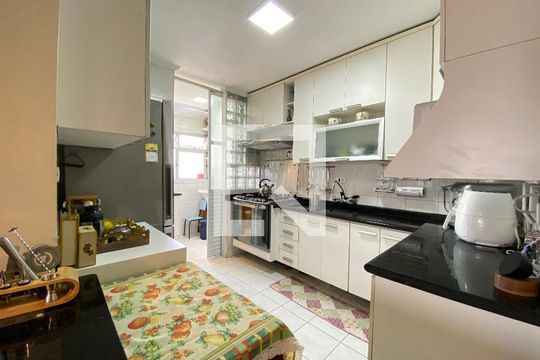 Cozinha de apartamento à venda com 2 quartos, 65m² em Vila Medeiros, São Paulo