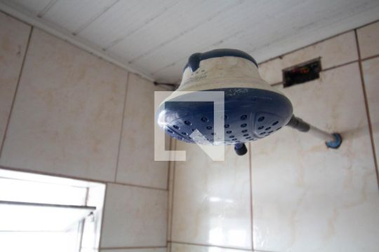 Chuveiro de casa à venda com 1 quarto, 209m² em Jardim Lucinda, São Paulo