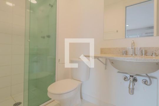 Banheiro de kitnet/studio para alugar com 1 quarto, 52m² em Mooca, São Paulo