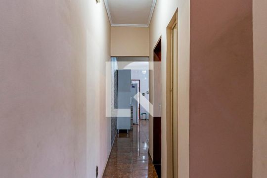 Corredor de casa à venda com 3 quartos, 312m² em Vila Linda, Santo André