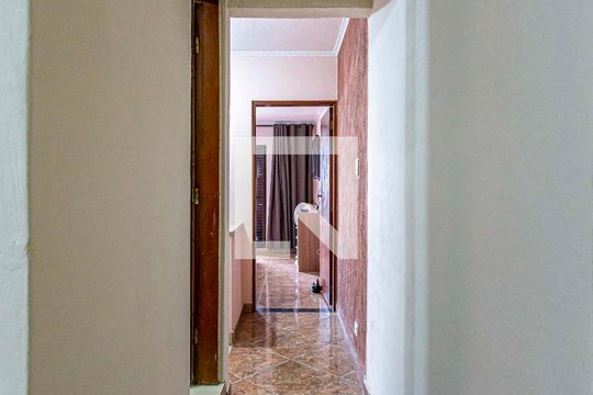 Corredor Dormitórios de casa à venda com 3 quartos, 312m² em Vila Linda, Santo André