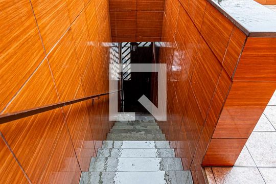 Escada Garagem de casa à venda com 3 quartos, 312m² em Vila Linda, Santo André
