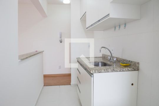 Cozinha de apartamento para alugar com 2 quartos, 54m² em Lapa, São Paulo
