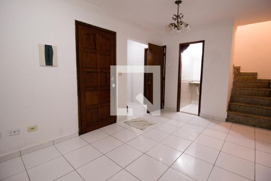 Sala de casa para alugar com 2 quartos, 55m² em Vila Campanela, São Paulo