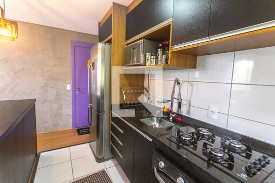 Cozinha de apartamento à venda com 2 quartos, 38m² em Parque Bristol , São Paulo