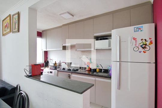 Cozinha de apartamento para alugar com 2 quartos, 46m² em Parque Munhoz, São Paulo