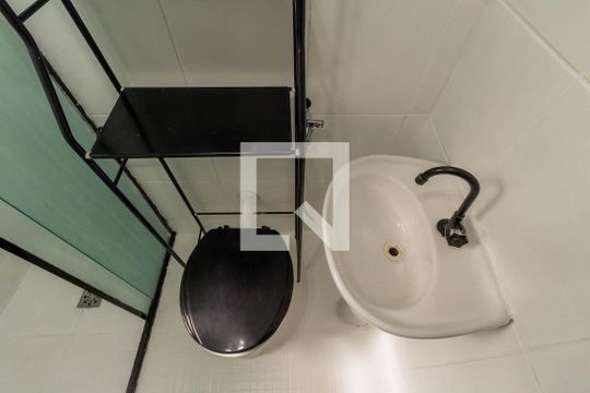 Banheiro de casa de condomínio para alugar com 1 quarto, 33m² em Paraíso, São Paulo