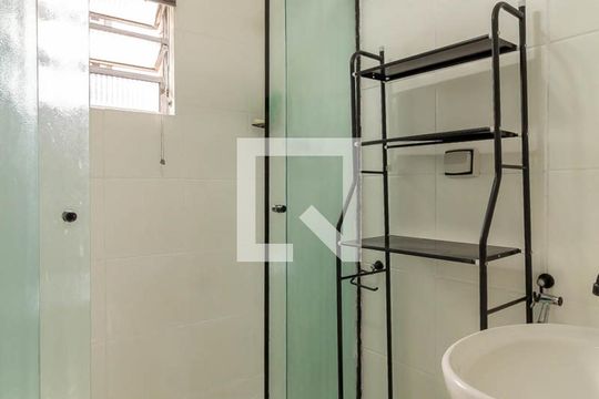 Banheiro de casa de condomínio para alugar com 1 quarto, 33m² em Paraíso, São Paulo