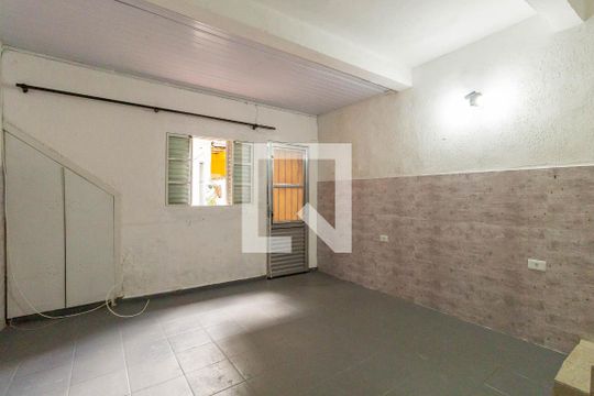 Sala- Quarto de casa de condomínio para alugar com 1 quarto, 33m² em Paraíso, São Paulo