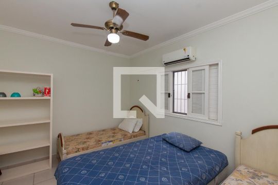 Quarto 2 de casa para alugar com 4 quartos, 180m² em Balneário Cidade Atlântica, Guarujá