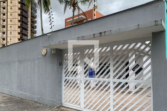 Fachada de casa para alugar com 4 quartos, 180m² em Balneário Cidade Atlântica, Guarujá