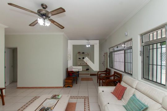 Sala de casa para alugar com 4 quartos, 180m² em Balneário Cidade Atlântica, Guarujá