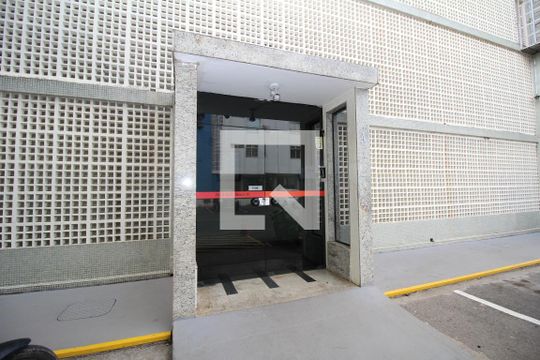 Fachada de apartamento para alugar com 1 quarto, 55m² em Asa Sul, Brasília