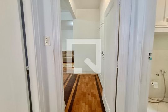 Corredor de apartamento à venda com 3 quartos, 100m² em Copacabana, Rio de Janeiro