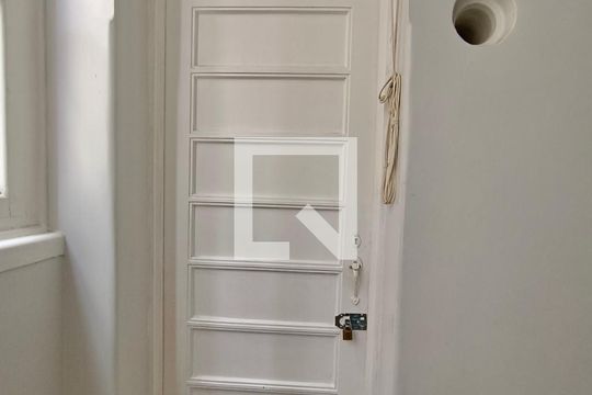Quarto serviço de apartamento à venda com 3 quartos, 100m² em Copacabana, Rio de Janeiro