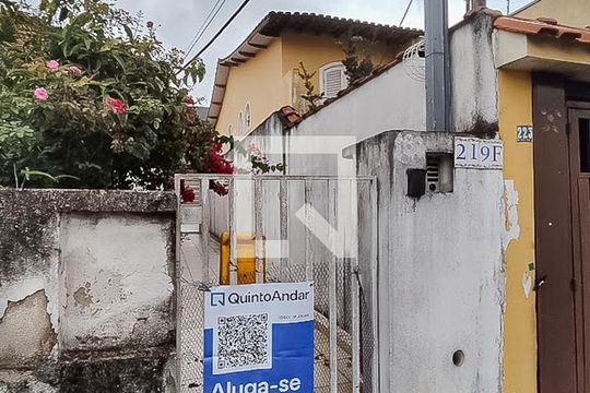 Fachada de casa para alugar com 2 quartos, 70m² em Vila Marte, São Paulo