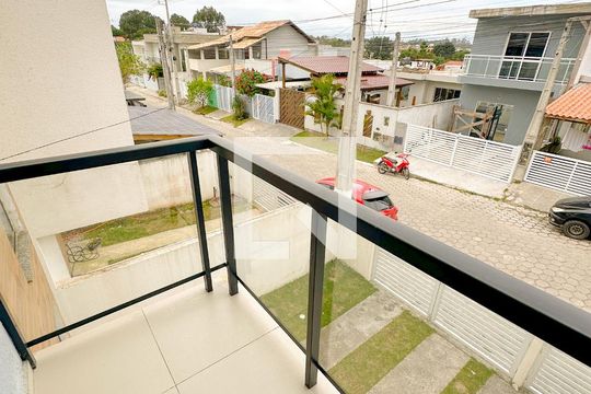 Vista da Suíte 2 de casa para alugar com 2 quartos, 97m² em São João do Rio Vermelho, Florianópolis