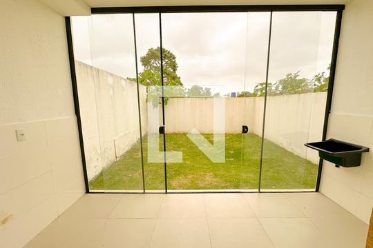 Área de Serviço de casa para alugar com 2 quartos, 97m² em São João do Rio Vermelho, Florianópolis