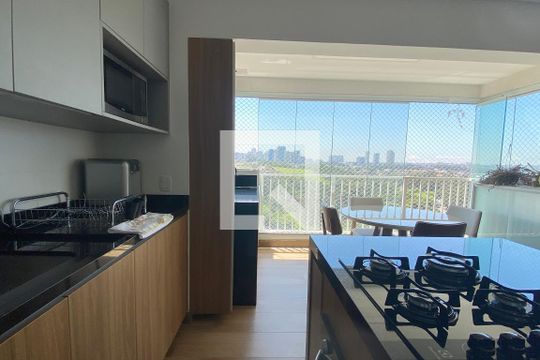 Cozinha de apartamento à venda com 2 quartos, 69m² em Alphaville Empresarial, Barueri