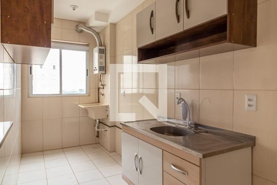 Cozinha e Área de Serviço de apartamento para alugar com 2 quartos, 45m² em Vila Vicentina, Guarulhos